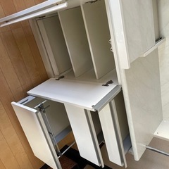 キッチンボード サイズは幅117cm×奥行55cm×高さ206cm