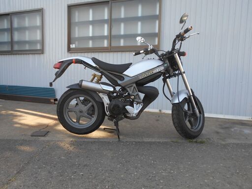 SUZUKI ストリートマジック50