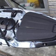 ディスカバリー　10ftフィッシングカヤック　パドル・椅子・ドリー・ラダー付き 