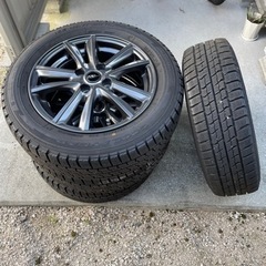 スタッドレスタイヤ（175/65R15 84Q）
