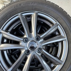 スタッドレスタイヤ（175/65R15 84Q）