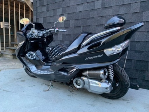 スピーカー4発‼︎ カチアゲマフラー‼︎ 【YAMAHA マジェスティ