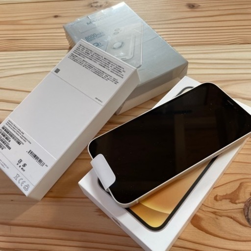 iPhone12 64g ホワイト + magsafe リング付き バッテリー 8000m　ほぼ新品