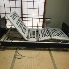 電動リクライニング式介護ベッド