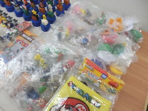 スーパーマリオ グッズ まとめ 100点以上 ボトルキャップ/キーホルダー/ミニフィギュア等 ニンテンドー SUPER MARIO 札幌 西野店 スーパーマリオ グッズ まとめ 100点以上 ボトルキャップ/キーホルダー