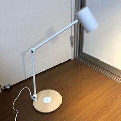 デスクライト　USBポート＆無線充電機能付き　IKEA