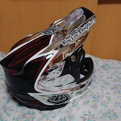 お取引中です。troyleedesign D3 ヘルメット 美品 ショーンパーマー
