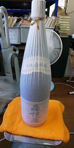 未開封 さつま名産 本格焼酎 森伊蔵　1.8ℓ かめ壺焼酎 25度