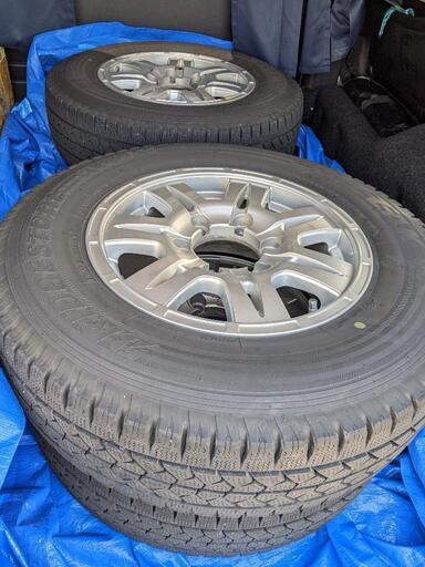 スタッドレスタイヤ ハイエース ブリジストン ブリザック 195/80R15