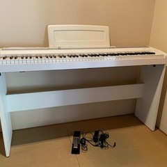 電子ピアノ　KORG SP-170S ホワイト　ペダル付