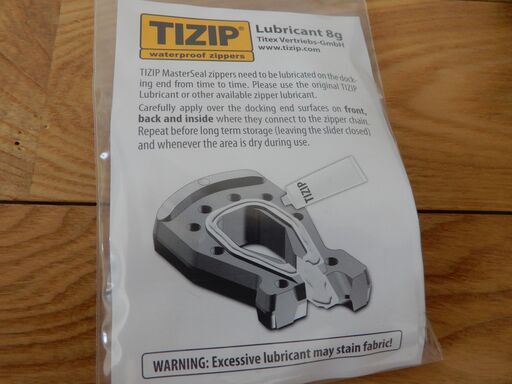 patagonia防水ショルダーバッグ20L黒。『TIZIP』仕様。未使用品。