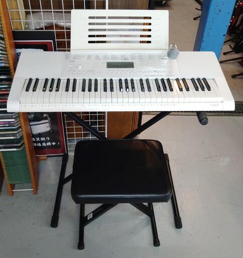 CASIO　カシオ　光ナビゲーションキーボード　LK-211　2011年式　スタンド＋椅子付き