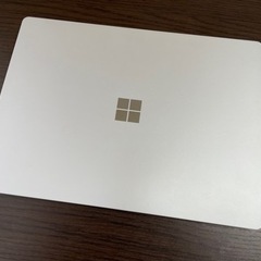 ［箱ありお買い得！］Surface Laptop 2