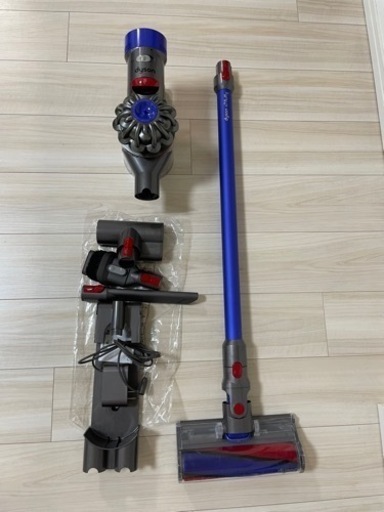 Dyson　V7　Fluffy ダイソン　コードレスクリーナー　掃除機