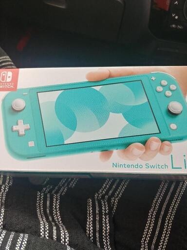 新品　任天堂SwitchLite
