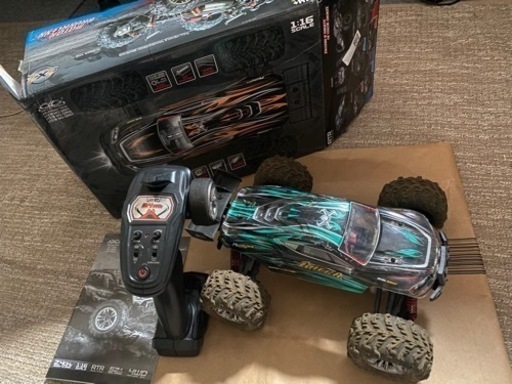 ラジコンカー　オフロード　4WD