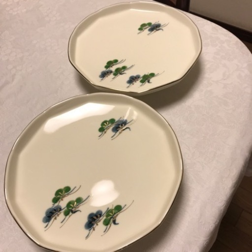 金色を縁取った　和皿2枚