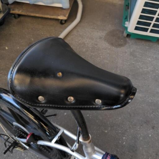 ビーチクルーザー 20インチ シート穴開き 空気入れ付き