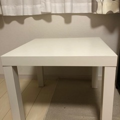 IKEAの小さいテーブル