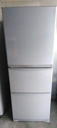 パーティを彩るご馳走や GR-E34N 3ドア冷蔵庫 東芝 340L 配送無料  16年製 シルバー 冷蔵庫