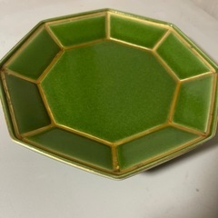 22番　大皿　グリーンで縁起良い皿