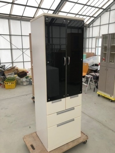ガラス戸の食器棚/キッチンボード W600×D450×H1800