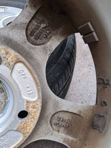 165/65R13 残山かなり多め！エブリィバンDA64Vで使用