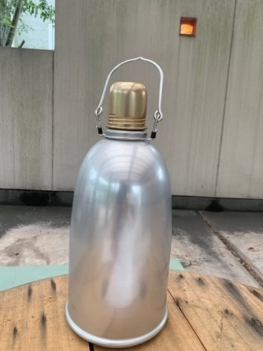 昭和レトロな水筒　ボトル　　月象
