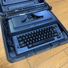オリベッティ 電動タイプライター