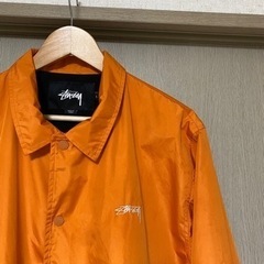 カラー···オレンジ  こちらはストゥーシーのコーチジャケットに...