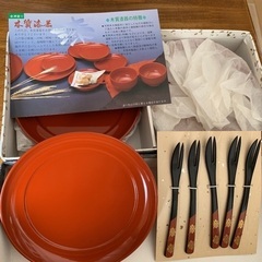 【ネット決済】会津塗りの皿とフォークのセットとお盆