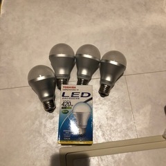 東芝　LED電球　4個