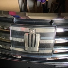 希少200系クラウンロイヤル純正グリル