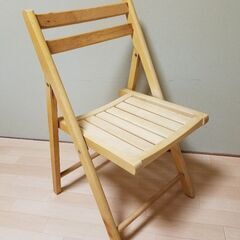木の椅子（折りたたみ式）￥300→￥200