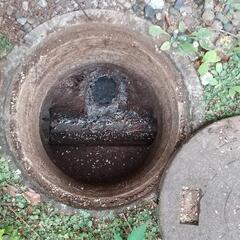 流れの悪い、古い排水マス修理はお早めに。 − 茨城県
