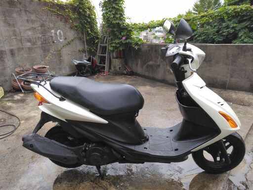 ⭐スズキアドレスV125S　CF4MA　パールホワイト　高級グレード原付2種　外装新品