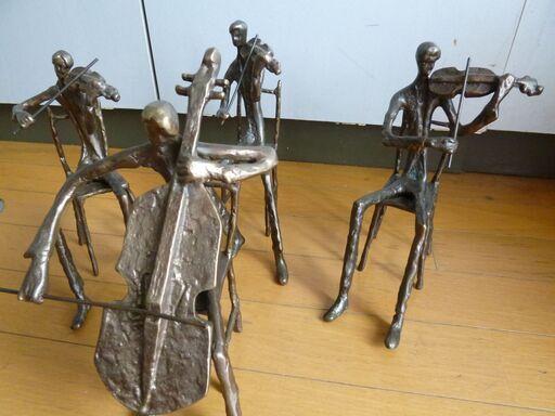 真鍮　バイオリン弾き置物4体/オブジェ・本体のみ・中古品