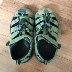 keen サンダル