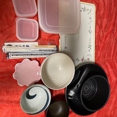 【終了】台所用品、鍋、皿、まな板、タッパー色々、差し上げます