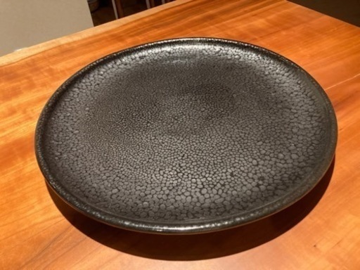 渋い陶器の大皿