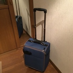 美品　スーツケース