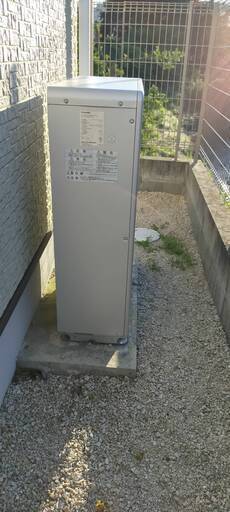 値下げしました！！　東芝定置式家庭用蓄電システム　付属品完備の画像
