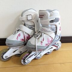 【値下げ】女児用インラインスケート【ブレードランナー】21〜24...