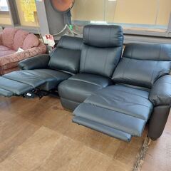 【専用ページ】【美品】【送料込み‼️】黒 リクライニングソファ 2-3人掛け 楽天市場】3人掛け 電動テーブル付きリクライニングソファ (グラッゼ2