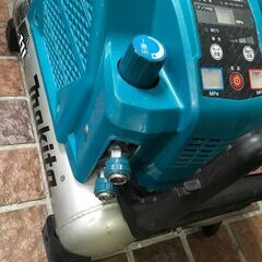 マキタ AC462XL 常高圧エア―コンプレッサー 11L 青【市川行徳店】【店頭取引限定】【中古】IT742NKC4XSX マキタ AC462XL 常高圧エア―コンプレッサー 11L 青【市川行徳店