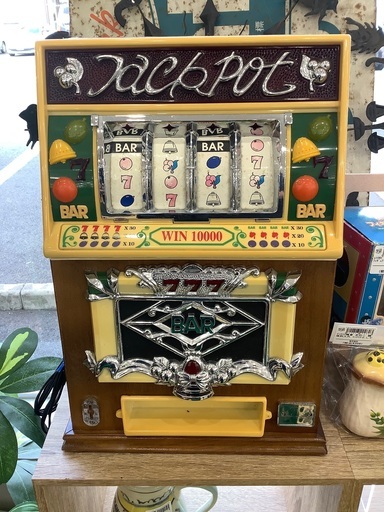レトロホビー ジャックポットカジノ型ラジカセ インテリアとして