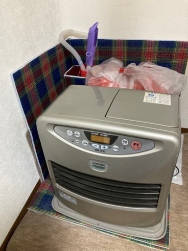 ファンヒーターと灯油缶セット
