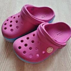 子供サンダル　crocs　ピンク　サイズC8