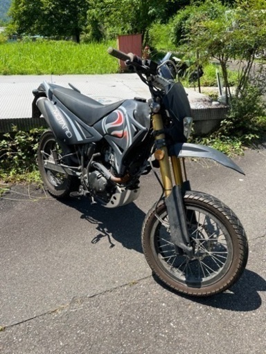 モタードバイク 大幅値下げ 125CC クインキー 走行距離１００キロ以下 オフロード