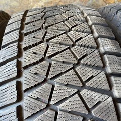バリ山　BRIDGESTONE DM-V2 265/70R15 スタッドレス  タイヤ　2018年製